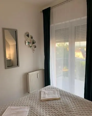 Krisztina Apartamento *