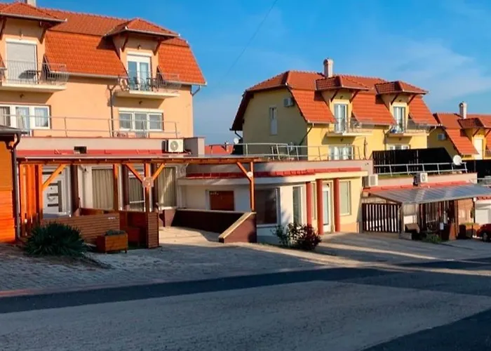 Krisztina Appartement *